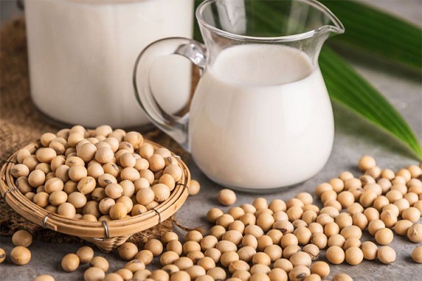Uống sữa đậu nành để tăng nội tiết tố nữ