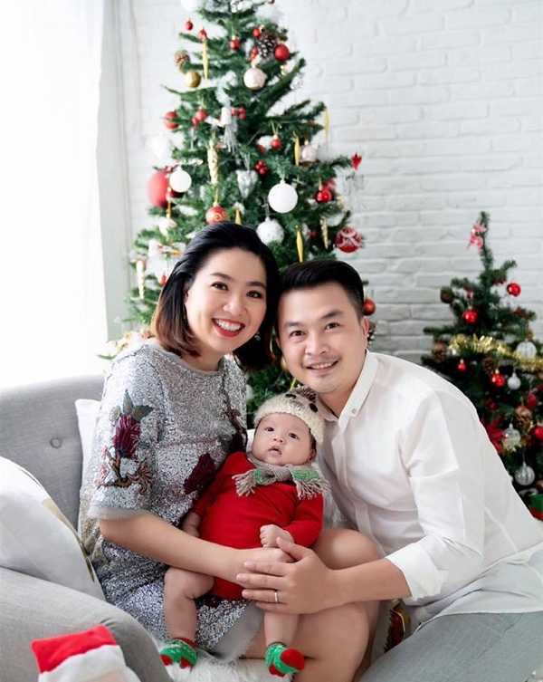 Gia đình hạnh phúc của Lê Khánh